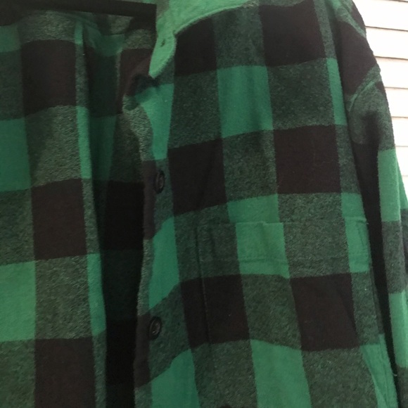 Button up flannel - Picture 4 of 4